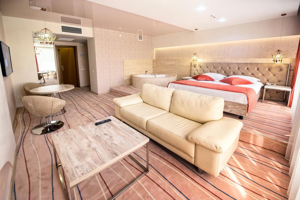 Hotel Palladium Odessa Esterno foto